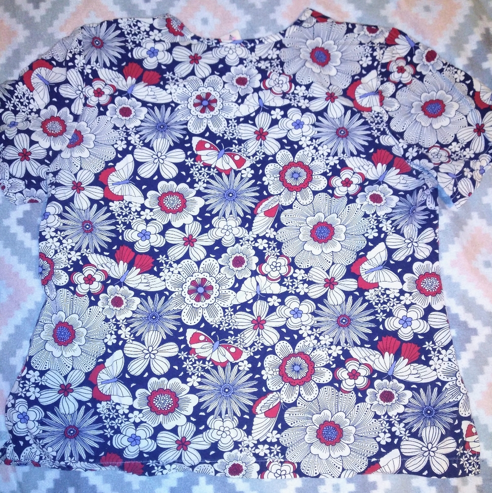 Scrub Top - Picture 2 of 2